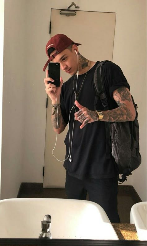 <em>Carlos Andrés M.</em>
